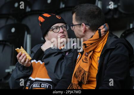 Hull, Royaume-Uni. 01st avril 2023. Hull City Supporters in Good Spirit lors du match de championnat Sky Bet Hull City vs Rotherham United au MKM Stadium, Hull, Royaume-Uni, 1st avril 2023 (photo de James Heaton/News Images) à Hull, Royaume-Uni le 4/1/2023. (Photo de James Heaton/News Images/Sipa USA) crédit: SIPA USA/Alay Live News Banque D'Images