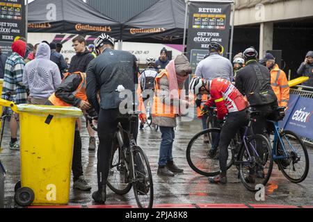 Oudenaarde, Belgique. 01st avril 2023. Cyclistes amateurs photographiés lors de l'événement cyclo We Ride Flanders pour amateurs de cyclisme, le long (parties de) de la piste devant la ronde van Vlaanderen/ Tour des Flandres/ Tour de Flandre course cycliste, samedi 01 avril 2023. L'édition 107th de la course cycliste aura lieu le dimanche 02 avril. BELGA PHOTO NICOLAS MATERLINCK crédit: Belga News Agency/Alay Live News Banque D'Images