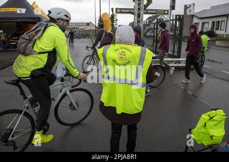 Oudenaarde, Belgique. 01st avril 2023. Cyclistes amateurs photographiés lors de l'événement cyclo We Ride Flanders pour amateurs de cyclisme, le long (parties de) de la piste devant la ronde van Vlaanderen/ Tour des Flandres/ Tour de Flandre course cycliste, samedi 01 avril 2023. L'édition 107th de la course cycliste aura lieu le dimanche 02 avril. BELGA PHOTO NICOLAS MATERLINCK crédit: Belga News Agency/Alay Live News Banque D'Images
