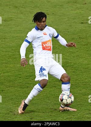 Seraing, Belgique. 01st avril 2023. Le cadeau de Gent Emmanuel Orban contrôle le ballon lors d'un match de football entre RFC Seraing et KAA Gent, samedi 01 avril 2023 à Seraing, le 31 jour de la première division de la « Jupiler Pro League » 2022-2023 du championnat belge. BELGA PHOTO JOHN THYS crédit: Belga News Agency/Alay Live News Banque D'Images