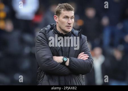 Hull, Royaume-Uni. 01st avril 2023. Matt Taylor Directeur de Rotherham United lors du match de championnat Sky Bet Hull City vs Rotherham United au MKM Stadium, Hull, Royaume-Uni, 1st avril 2023 (photo de James Heaton/News Images) à Hull, Royaume-Uni le 4/1/2023. (Photo de James Heaton/News Images/Sipa USA) crédit: SIPA USA/Alay Live News Banque D'Images