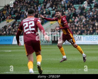 EDIMBOURG, ÉCOSSE - 1 2023 AVRIL : Sean Goss, milieu de terrain de Motherwell, célèbre après avoir mis les visiteurs 1-0 en avant dans la minute 7th du match Cinch Premiership entre Hibs et Motherwell au stade de la route de Pâques sur 1 avril 2023 à Édimbourg, Royaume-Uni. (Photo de Ian Jacobs) crédit: Ian Jacobs/Alay Live News Banque D'Images