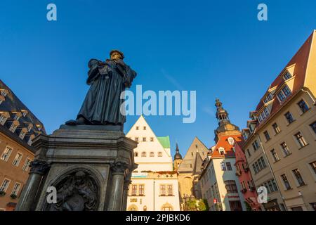 Lutherstadt Eisleben : place Markt, église St. Andreas, Martin Luther monument à Mansfeld, Sachsen-Anhalt, Saxe-Anhalt, Allemagne Banque D'Images