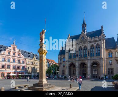 Erfurt: Place Fischmarkt, maison Haus zum Breiten Herd, Hôtel de ville, statue Römer (Roman), Vieille ville de Thüringen, Thuringe, Allemagne Banque D'Images