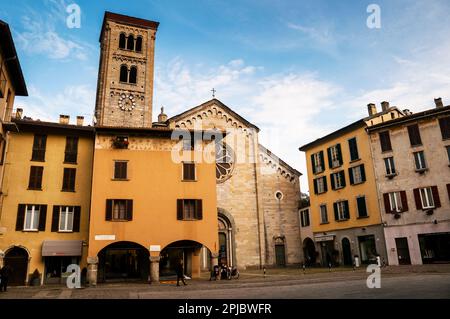 Basilique romane de San Fedele à Côme, Italie. Banque D'Images