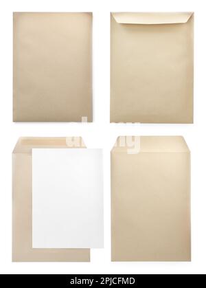 Jeu d'enveloppes en papier kraft vierges sur fond blanc Banque D'Images