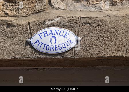 Bordeaux , Aquitaine France - 03 31 2023 : france logo pittoresque texte et panneau d'information en français pour l'ancien Monument Historique Pictur Banque D'Images