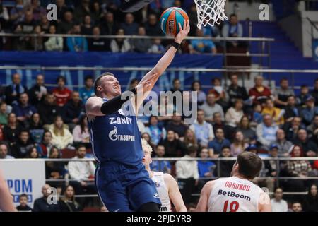 Saint-Pétersbourg, Russie. 01st avril 2023. Dmitry Kulagin (C) de Zenit en action pendant le match de basket-ball quart-final de la VTB United League entre Zenit St. Petersbourg et MBA Moscou sur 1 avril 2023 à l'arène de Sibur à Saint-Pétersbourg, Russie. (Photo par Mike Kireev/NurPhoto) Credit: NurPhoto SRL/Alay Live News Banque D'Images