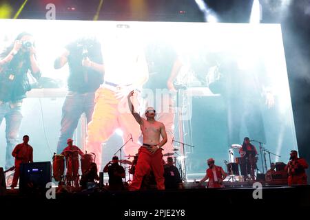 Mexico, Mexique. 1st avril 2023. Le groupe musical Kumbia Kings au concert gratuit dans le Zocalo à Mexico. Sur 1 avril 2023 à Mexico, Mexique (Credit image: © Luis Barron/eyepix via ZUMA Press Wire) USAGE ÉDITORIAL SEULEMENT! Non destiné À un usage commercial ! Banque D'Images