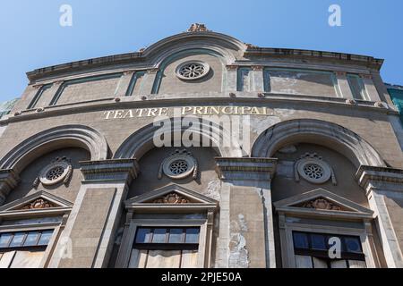 Le Teatre principal, le plus ancien théâtre de Barcelone, à l'origine appelé Teatro de la Santa Cruz, situé sur la célèbre avenue de la Rambla, en Espagne. Banque D'Images