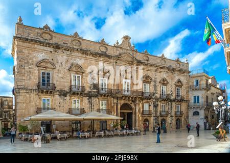 Bâtiment historique du Palazzo Beneventano Del Bosco sur la Piazza Duomo à Syracuse. Syracuse, Sicile, Banque D'Images