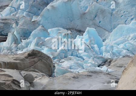 Bras de Nigardsbreenglacier du grand glacier Jostedalsbreen. Nigardsbreen est situé à environ 30 kilomètres au nord du village de Haupne Banque D'Images