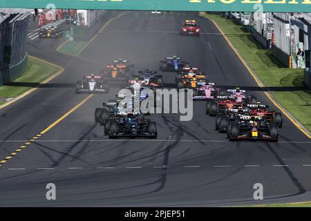 Début de la course, départ, 01 VERSTAPPEN Max (nld), Red Bull Racing RB19, action 63 RUSSELL George (gbr), Mercedes AMG F1 Team W14, action pendant la Formule 1 2023 Rolex Australian Grand Prix 2023, 3rd tour du Championnat du monde de Formule 1 de 31 mars à 2 avril, 2023 sur le circuit Albert Park, à Melbourne, Australie - photo: Xavi Bonilla/DPPI/LiveMedia Banque D'Images