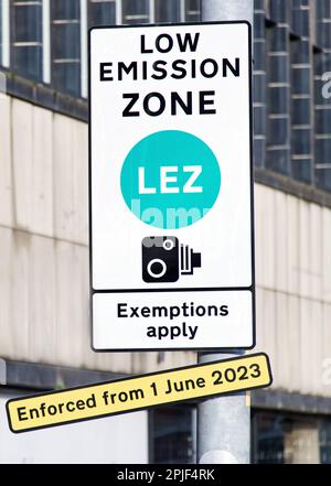 Signalisation de zone à faible émission dans le centre-ville de Glasgow appliquée pour tous les véhicules Banque D'Images