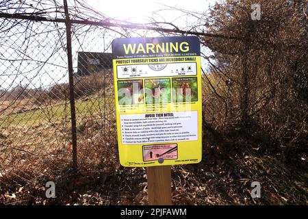 Cochez le panneau d'avertissement, Montauk, long Island, NY Banque D'Images