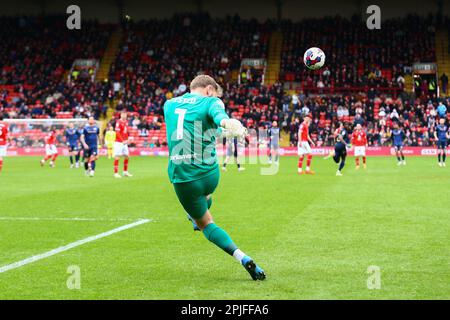 Oakwell Stadium, Barnsley, Angleterre - 1st avril 2023 Harvey Isted Goalkeeper de Barnsley - pendant le jeu Barnsley v Morecambe, Sky Bet League One, 2022/23, Oakwell Stadium, Barnsley, Angleterre - 1st avril 2023 crédit: Arthur Haigh/WhiteRosePhotos/Alamy Live News Banque D'Images