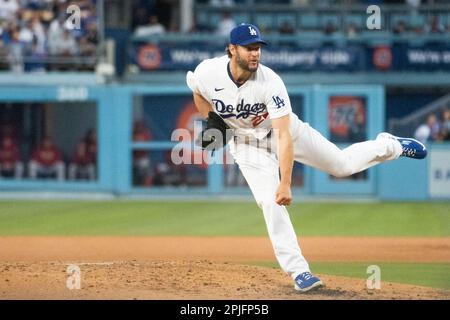 Les Dodgers de Los Angeles débutent le lanceur Clayton Kershaw (22 ans) en quatrième manche contre les Diamondbacks de l'Arizona lors d'un match de la Ligue majeure de baseball au Dodger Stadium le samedi 1er avril 2023 à Los Angeles, Calif. Les Dodgers ont battu les Diamondbacks 10-1. (Aliyah Navarro/image du sport) Banque D'Images