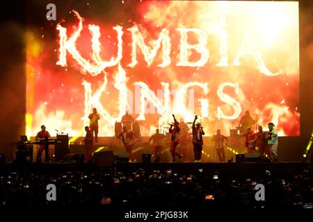 Mexico, Mexique. 02nd avril 2023. 1 avril 2023, Mexico, Mexique: Ricky Rick, chanteur du groupe Kumbia Kings, se produit lors du concert gratuit 'Cumbion' dans le Zocalo à Mexico. Sur 1 avril 2023 à Mexico, Mexique (photo du Groupe Luis Barron/Eyepix). (Photo par Eyepix/NurPhoto) Credit: NurPhoto SRL/Alay Live News Banque D'Images