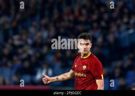 Rome, Italie. 02nd avril 2023. Paulo Dybala, d'AS Roma, gestes pendant la série Un match de football entre Roma et Sampdoria au stade olympique de Rome, Rome, Italie, 2 avril 2023. Crédit: Riccardo de Luca - mise à jour des images/Alamy Live News Banque D'Images