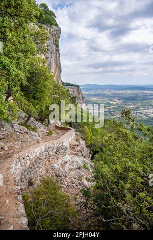 Sentier de randonnée jusqu'à Castell d Alaro, Puig dalaro, Majorque, Espagne Banque D'Images
