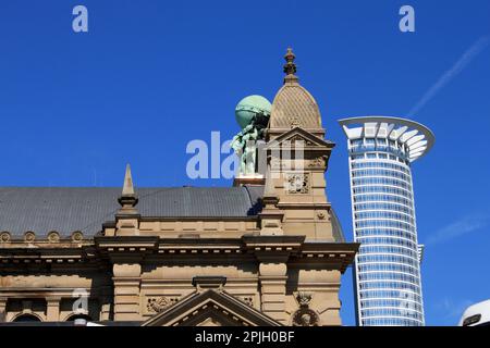 Gare principale, Westend Tower, Westend 1, Kronenhochhaus, Francfort, Hesse, Allemagne Banque D'Images