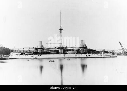 Le navire de guerre italien Enrico Dandolo en mer. Elle était le deuxième des deux navires tritonnés de classe Duilio construits pour la marina italienne Regia (Royal Navy) en 1870s. Banque D'Images