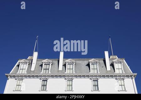 Haut de l'Opéra de Goodspeed avec espace pour la copie. Ciel bleu. Toit avec parement blanc. Théâtre régional pour les comédies musicales. Banque D'Images