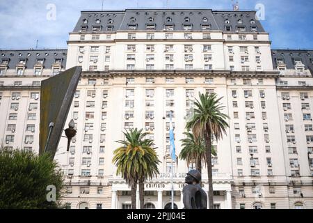 14 mars 2023, Buenos Aires, Argentine: Bâtiment Libertador, quartier général du ministère argentin de la Défense. Banque D'Images