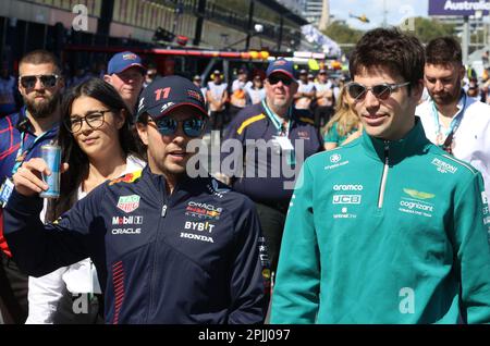 Melbourne, Australie. 03rd avril 2023. MELBOURNE, Australie, 2. AVRIL 2023; #11. Sergio PEREZ Mendoza, MEX, Oracle Red Bull Racing et lance DE l'équipe Aston-Martin lors du Grand Prix DE Formule un AUSTRALIEN le 2nd avril 2023, Albert Park - Melbourne, FIA Formula1 World Championship, raceday, Formel 1 Rennen en Australien, Motorsport, F1 GP, Honorarpflichtiges Foto, fief image responsable, Copyright © Clay CROSS/ATP images (CROSS Clay/ATP/SPP) Credit: SPP Sport Press photo. /Alamy Live News Banque D'Images