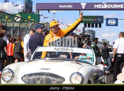 Melbourne, Australie. 03rd avril 2023. MELBOURNE, Australie, 2. AVRIL 2023 ; n° 4, Lando NORRIS, GBR, McLaren F1 Team, Au cours de la parade des pilotes GRAND Prix D'AUSTRALIE de Formule 1 le 2nd avril 2023, Albert Park - Melbourne, FIA Formula1 World Championship, raceday, Formel 1 Rennen en Australien, Motorsport, F1 GP, Honorarpflichtiges Foto, image payante, Copyright © Clay CROSS/ATP images (CROSS Clay/ATP/SPP) Credit: SPP Sport Press photo. /Alamy Live News Banque D'Images