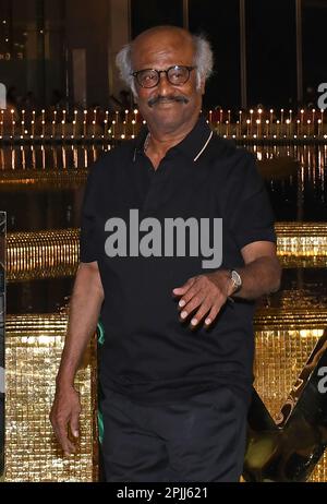 Mumbai, Inde. 31st mars 2023. L'acteur de Bollywood Rajnikanth part après l'inauguration du Centre culturel Nita Mukesh Ambani (NMACC) à Mumbai. Crédit : SOPA Images Limited/Alamy Live News Banque D'Images