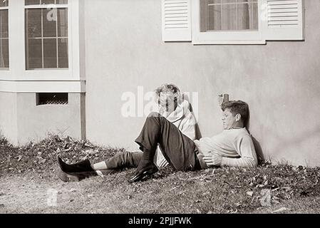 ST-C387-24-63 10 novembre 1963 week-end à Atoka, Virginie 1963-11-10 – 1962-11-11 Veuillez créditer « Cecil Stoughton. Photos de la Maison Blanche. John F. Kennedy Presidential Library and Museum, Boston Banque D'Images