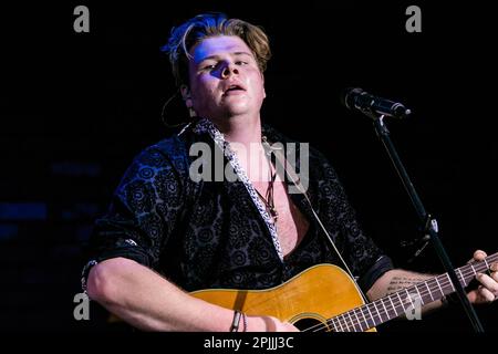 Edmonton, Canada. 27th janvier 2023. Le contestant américain Idol de l'Alberta, Brayden King se produit au Cook County Saloon 3 mois avant son apparition à l'américaine Idol. (Photo de Ron Palmer/SOPA Images/Sipa USA) crédit: SIPA USA/Alay Live News Banque D'Images