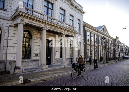 DORDRECHT - extérieur de la cour de Rotterdam, emplacement Dordrecht où l'affaire est au sujet de la fusillade fatale dans une ferme de soins à Alblasserdam et le meurtre d'un cordonnier à Vlissingen. Le suspect est John S. d'Oud-Alblas. Il aurait tué deux personnes par balle dans la ferme de soins et blessé deux personnes. Il est également soupçonné de tirer sur un cordonnier. ANP ROBIN VAN LONKHUIJSEN pays-bas sortie - belgique sortie Banque D'Images