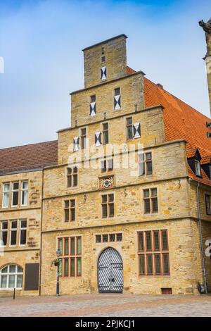 Maison de pesage historique à la place centrale du marché d'Osnabruck, Allemagne Banque D'Images