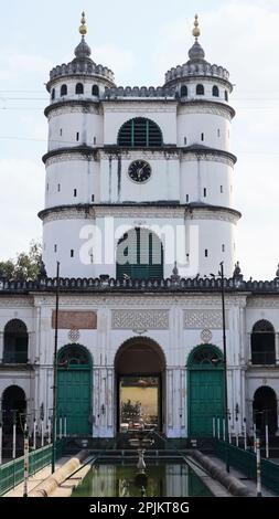 Vue intérieure de Hooghly Imambara, Chinsurah, Bengale-Occidental, Inde. Banque D'Images