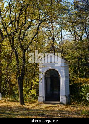 Chapelle de l'église du Calvaire (Kalvaria templom) près de la ville. La ville médiévale de Koszeg dans l'ouest de la Transdanubia près de la frontière autrichienne, la Hongrie Banque D'Images