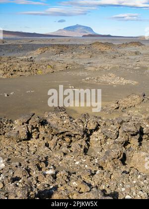 Highlands près du parc national de Vatnajokull, en arrière-plan le Mont Herdubreid, la reine des montagnes islandaises, Islande Banque D'Images