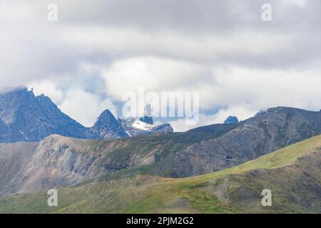 États-Unis, Alaska, Gates of the Arctic National Park. Vue aérienne des pics d'Arrigetch. Banque D'Images