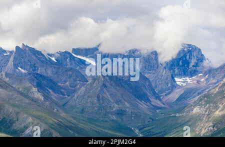 États-Unis, Alaska, Gates of the Arctic National Park. Vue aérienne des pics d'Arrigetch. Banque D'Images