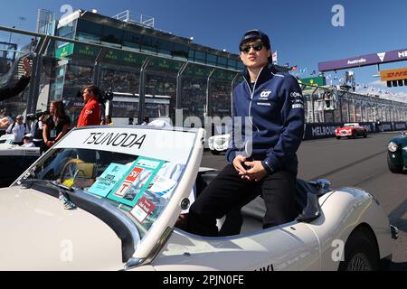Melbourne, Victoria, Australie. 2nd avril 2023. MELBOURNE, AUSTRALIE - AVRIL 2 : Yuki Tsunoda du Japon au volant de la Scuderia AlphaTauri au défilé des pilotes avant le début de la course principale au Grand Prix australien de Formule 1 2023 le 2nd avril 2023 (Credit image: © Chris Putnam/ZUMA Press Wire) USAGE ÉDITORIAL EXCLUSIF! Non destiné À un usage commercial ! Banque D'Images