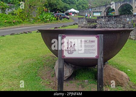 Équipements abandonnés, ruines de la sugarfabrique le domaine de Wingfield, Romney Manor, St. Kitts, Caraïbes Banque D'Images