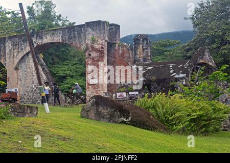 Ruines de la sugarfabrique le domaine de Wingfield, Romney Manor, St. Kitts, Caraïbes Banque D'Images