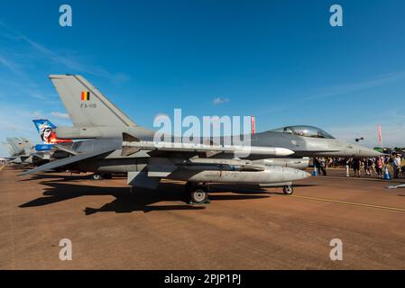 Belgian Air Force General Dynamics F-16AM Fighting Falcon Fighting avion de chasse exposé au Royal International Air Tattoo Airshow, RAF Rairford, Royaume-Uni Banque D'Images