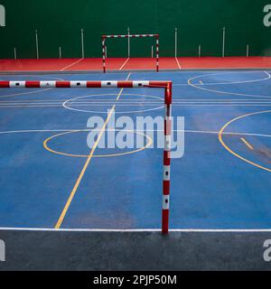 équipement de sport de but de football de la vieille rue Banque D'Images