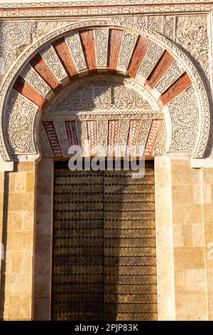 Mur extérieur de la mosquée – Cathédrale de Cordoue et galerie environnante, Cordoue, Andalousie, Espagne, Europe du Sud-Ouest Banque D'Images