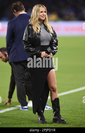 Naples, Italie. 2 avril 2023. TV commentateur pour DAZN Diletta Leotta avant la série Un match TIM entre SSC Napoli et AC Milan au Stadio Diego Armando Maradona Naples Italie le 2 avril 2023. Credit: Franco Romano/Alay Live News Banque D'Images