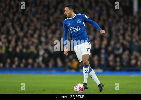 Liverpool, Royaume-Uni. 03rd avril 2023. Dwight McNeil #7 d'Everton contrôle le ballon pendant le match de la Premier League Everton contre Tottenham Hotspur à Goodison Park, Liverpool, Royaume-Uni, 3rd avril 2023 (photo de Craig Thomas/News Images) à Liverpool, Royaume-Uni le 4/3/2023. (Photo de Craig Thomas/News Images/Sipa USA) crédit: SIPA USA/Alay Live News Banque D'Images