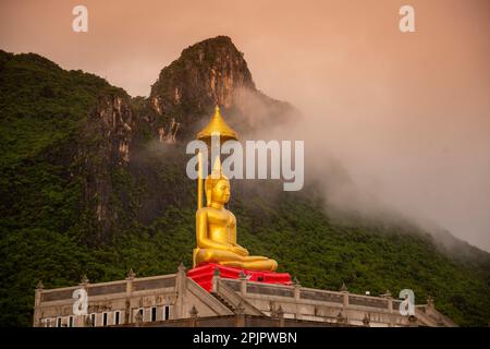 Le Wat HUP Ta Khot au parc national Sam Roi Yot dans la province de Prachuap Khiri Khan en Thaïlande, Hua Hin, décembre 2022 Banque D'Images