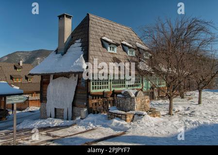 Drvengrad à Mokra Gora, Serbie Banque D'Images